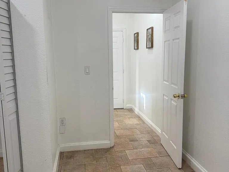 242 SW 15th Ave #A — Photo 11