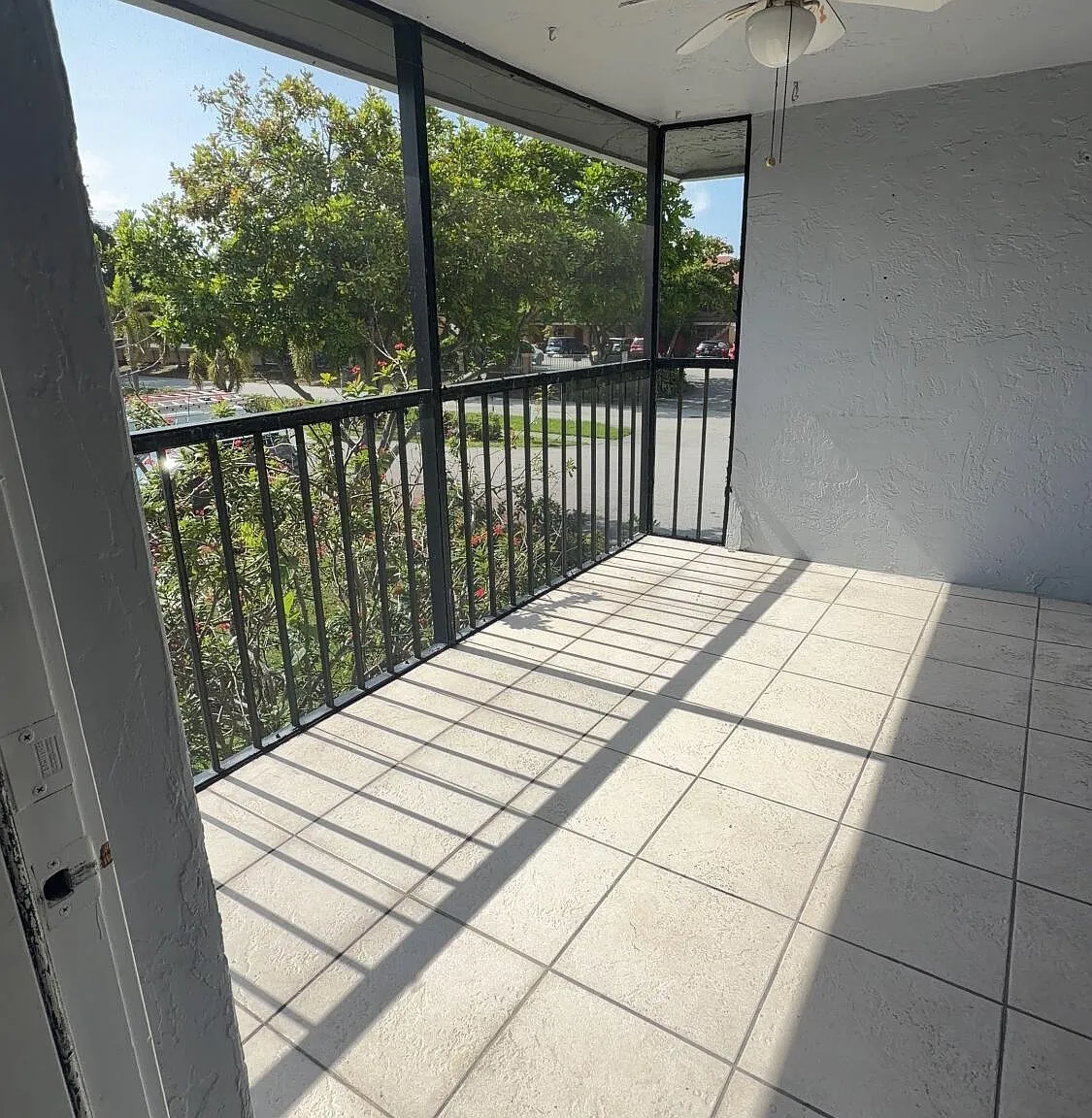 2 bed, 2.0 bath, 1014 sqft, $2,000 — Photo 3