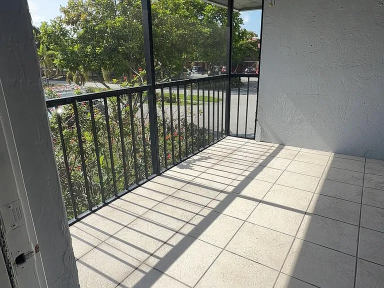 905 Southridge Rd #204A — Photo 3