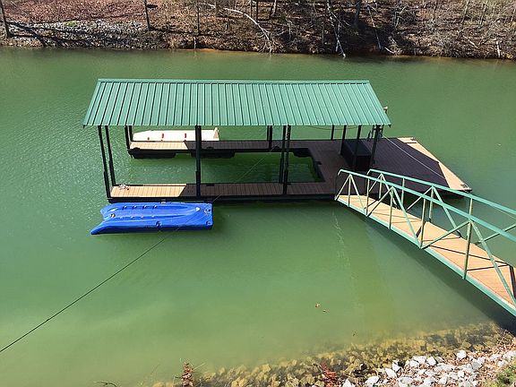 Single Slip Boathouse