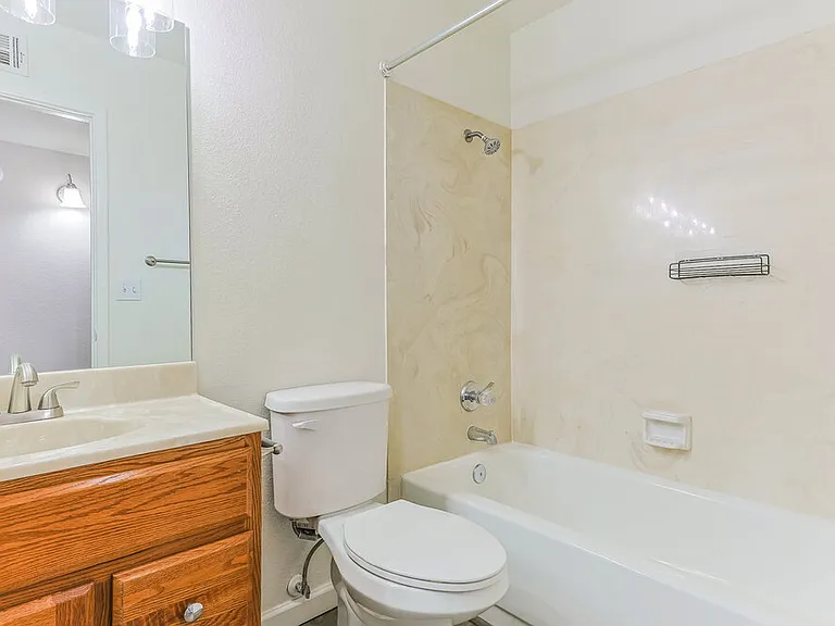 2203 E Dragoon Ave — Photo 15