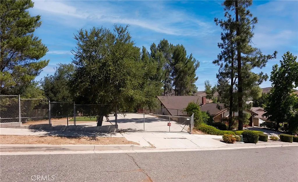 4 bed, 1850 sqft, $4,995 — Photo 3