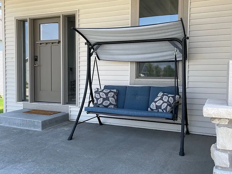 2312 Hart Dr SW — Photo 2