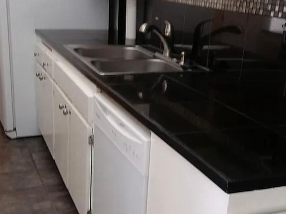 2nd image of 425 Hermosa Dr