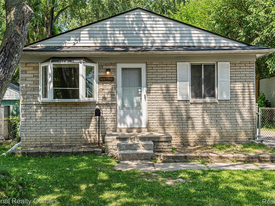 1st image of 20759 Woodward St
