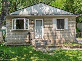 20759 Woodward St, Clinton Township, MI 48035