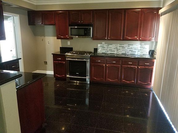 3rd image of 10349 Meadow Creek Dr