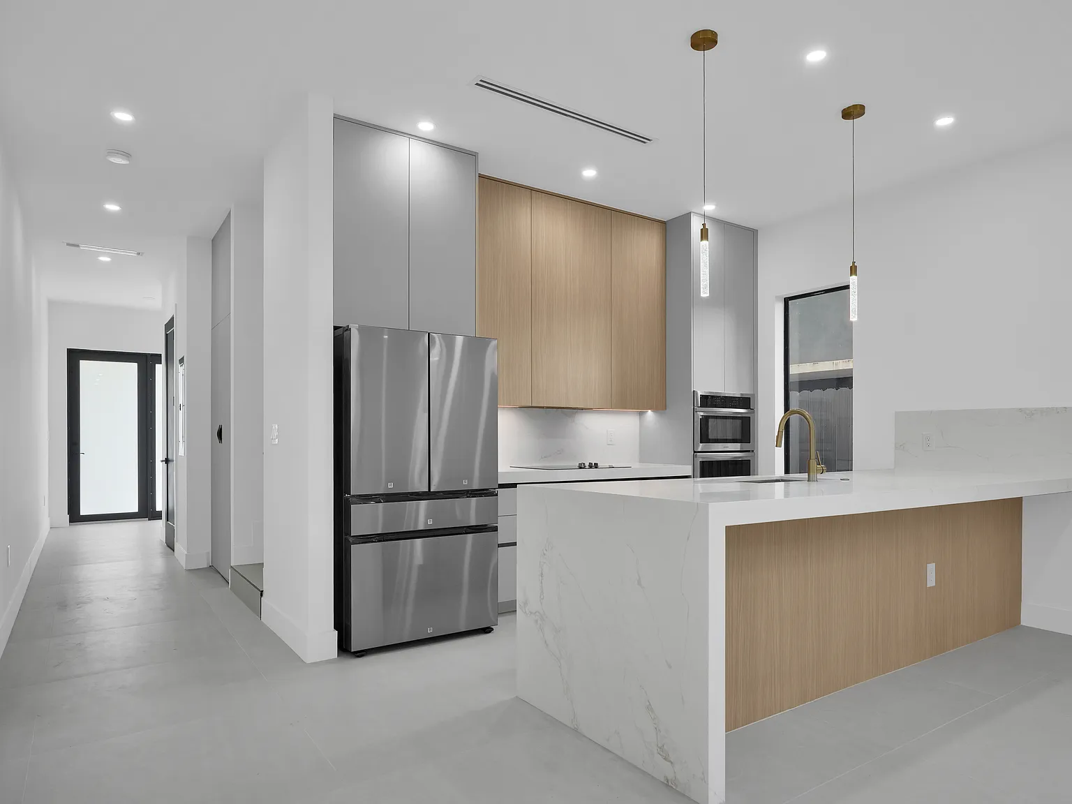 3 bed, 5123 sqft, $8,900 — Photo 4