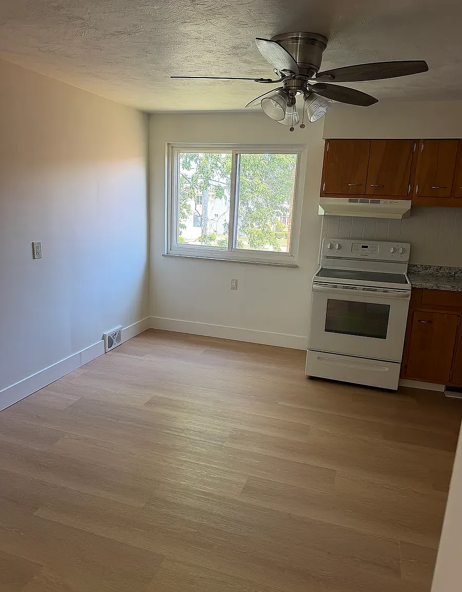 2 bed, 800 sqft, $1,395 — Photo 2
