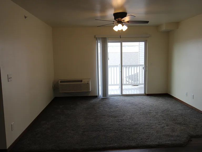 Dreamsville Apartments — Photo 31