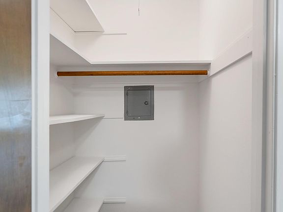 5th image of 1501 Chapin Ave APT 105
