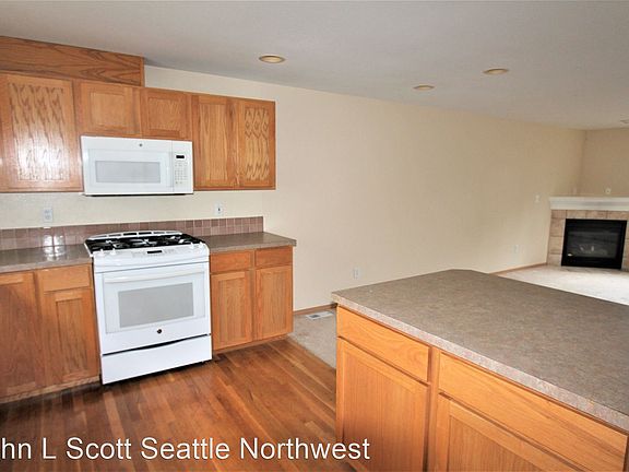 3rd image of 11507 28th Ave NE
