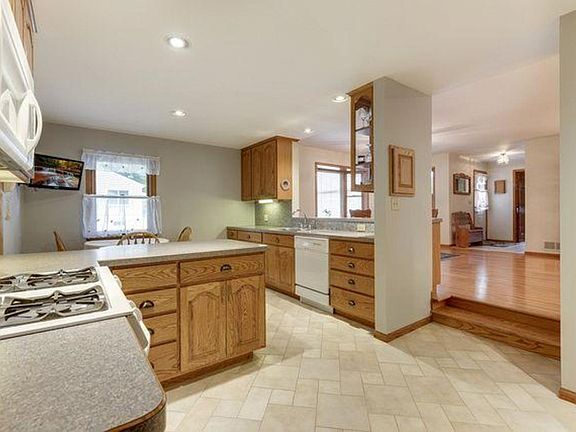 5th image of 6720 Winsdale St