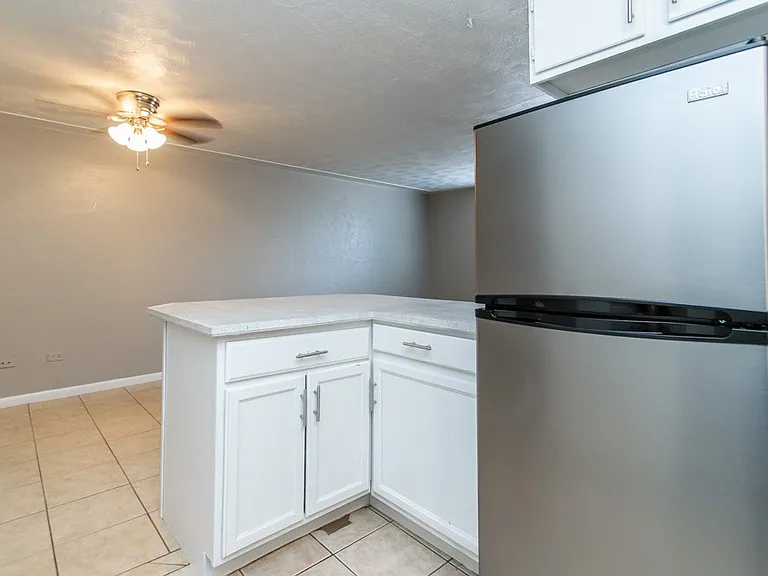 Lynwood Apartments — Photo 3