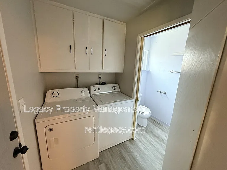 3844 Milton Way — Photo 12