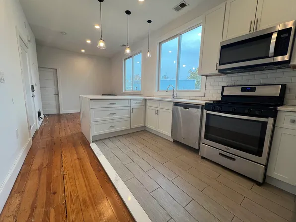 157 Sherman Avenue image 9 of 18