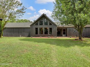 14930 Strickland Rd, Byhalia, MS 38611