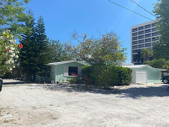 3rd image of 1060 Windsong Ln