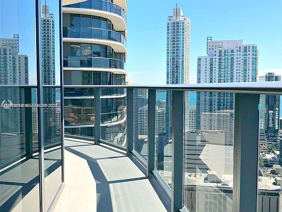 4th image of 55 SW 9th St Unit 2903