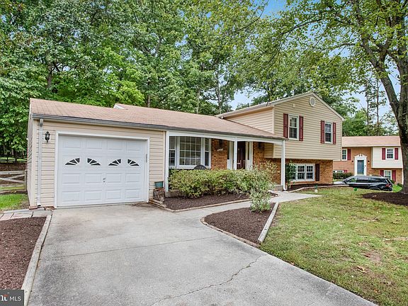 3rd image of 3085 Peachtree Ct