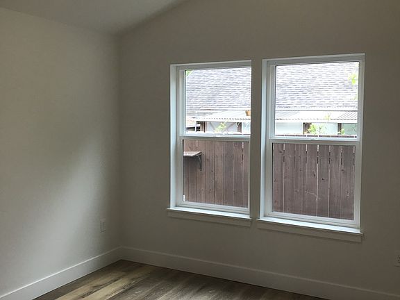 4th image of 8556 N Calhoun Ave #B