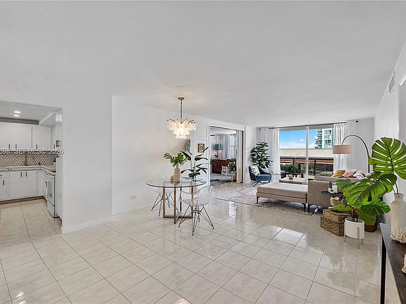 3rd image of 6039 Collins Ave APT 934