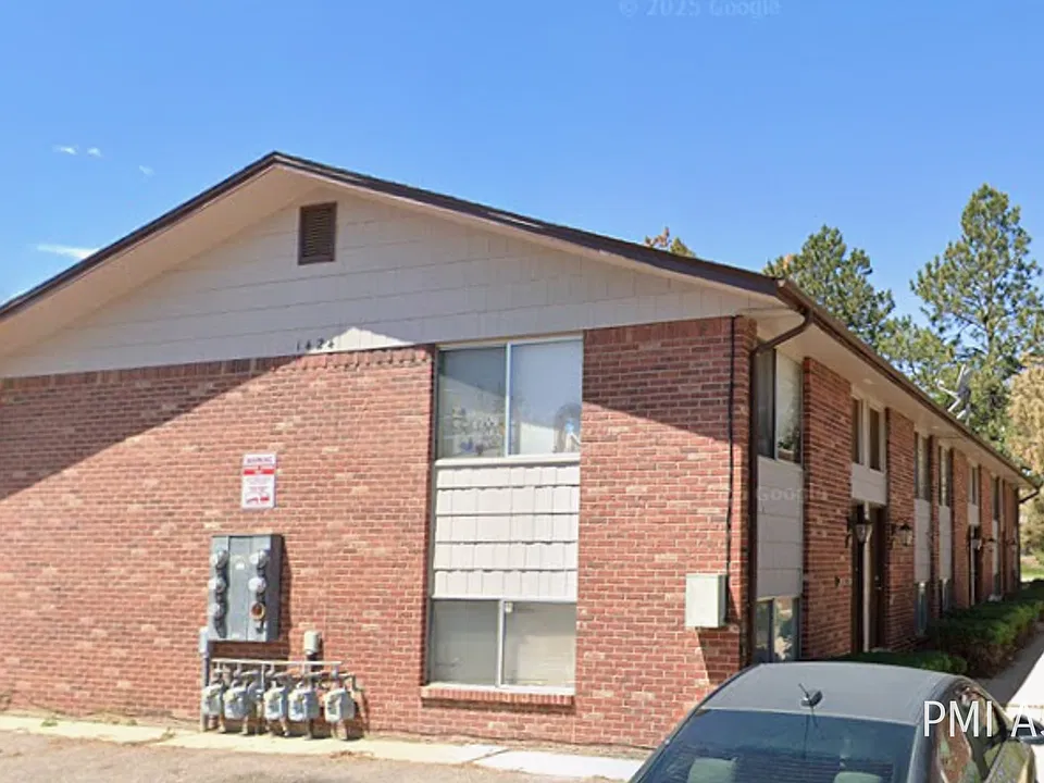 1424 Hover St #4