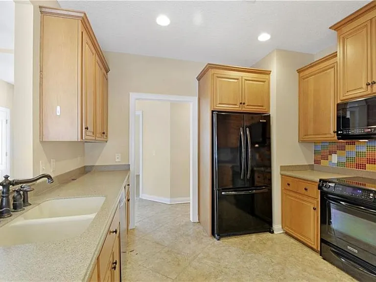 105 Shadow Wood Bnd — Photo 2
