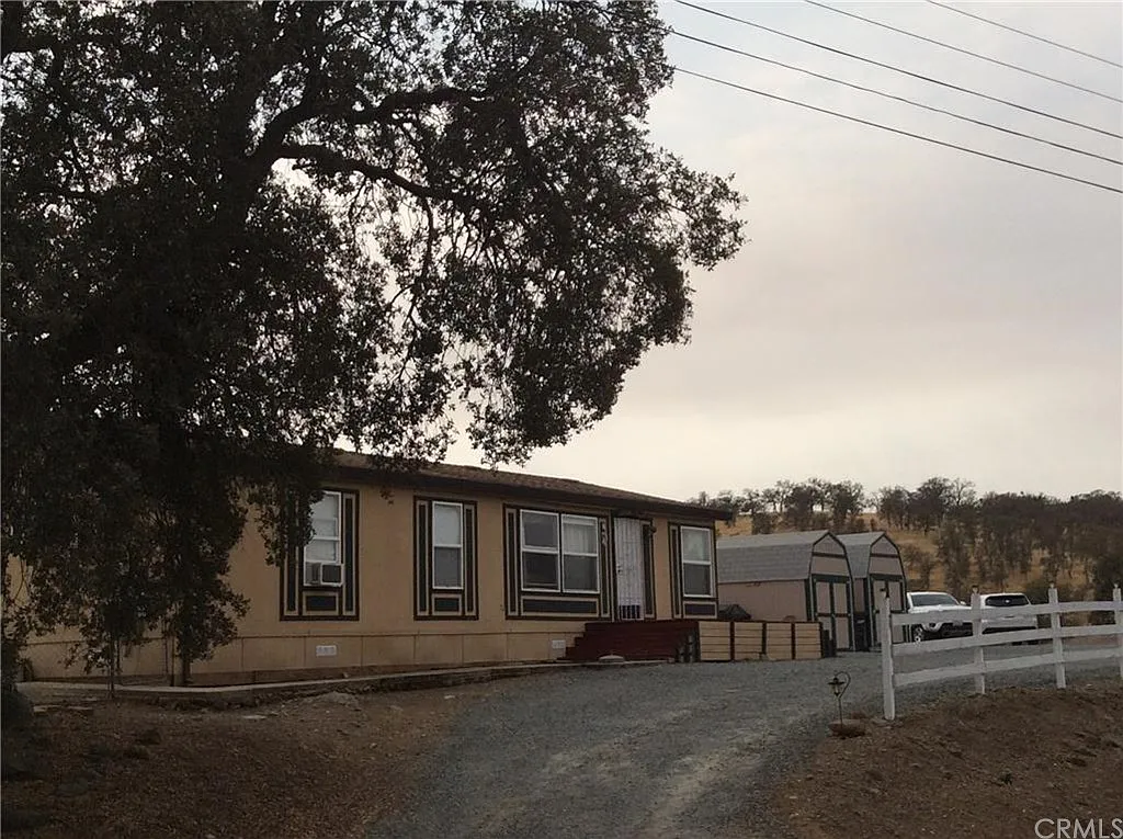 2222 Buena Vista Dr photo 1