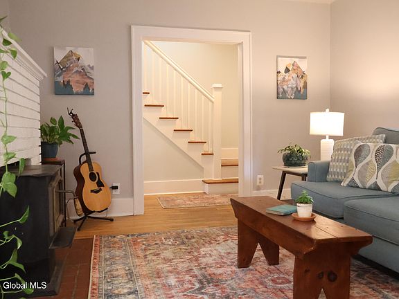 5th image of 32 Clermont Street
