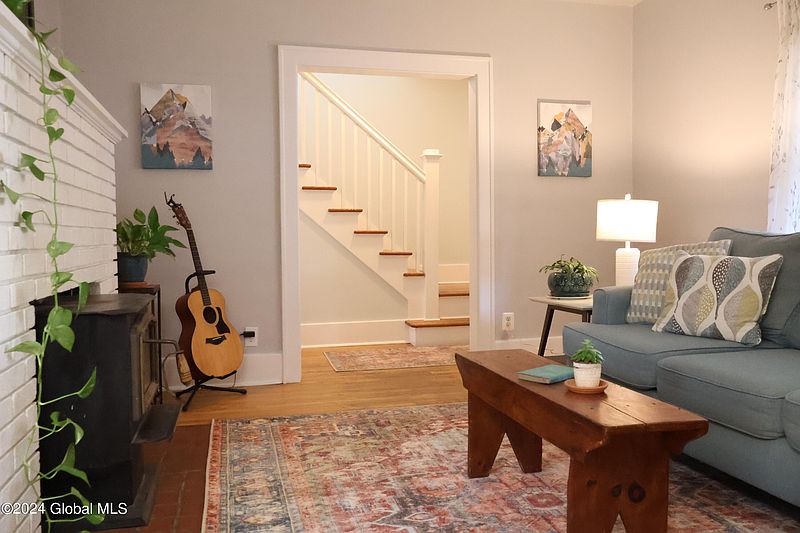 5th image of 32 Clermont Street