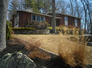 31 Stirling Dr, Glocester, RI 02857