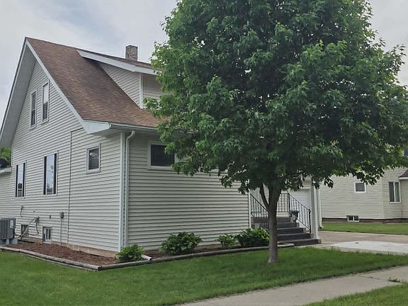 2nd image of 562 South St