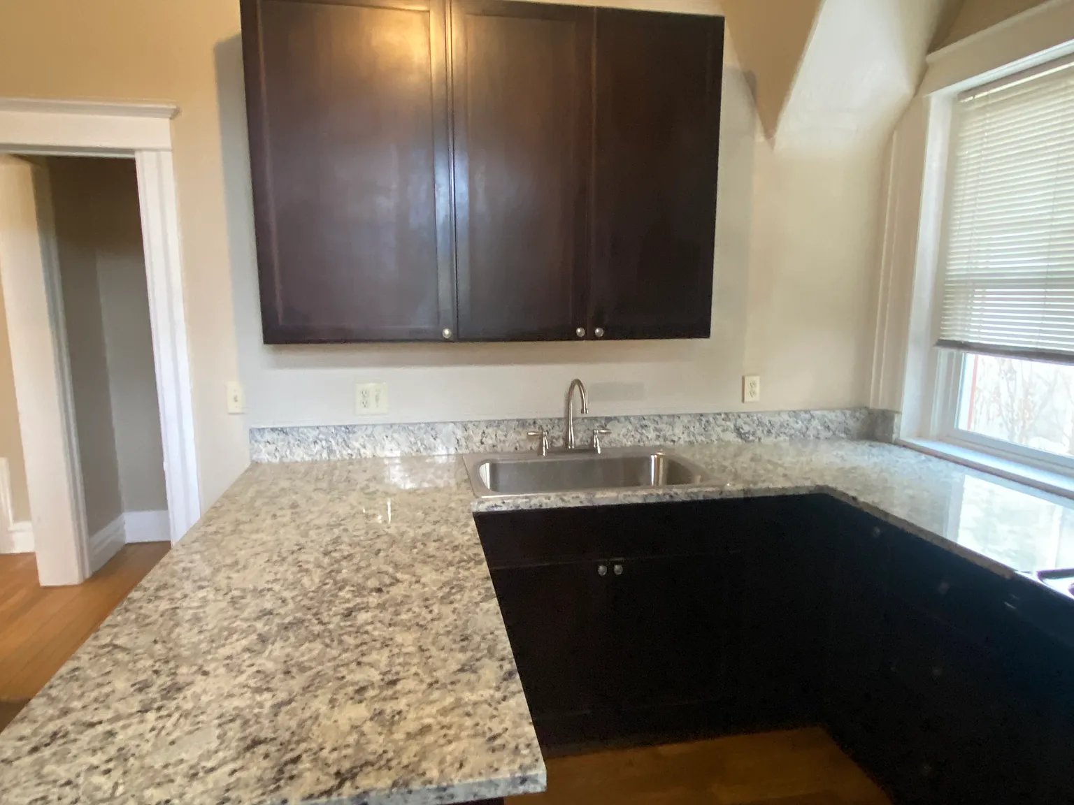 2 bed, 1.5 bath, 1200 sqft, $2,400 — Photo 2