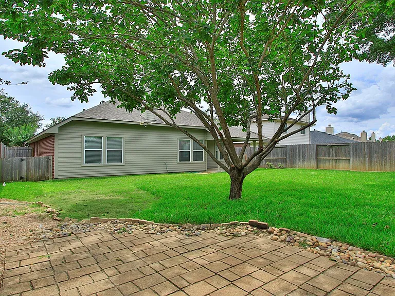 19830 Sternwood Manor Dr — Photo 39
