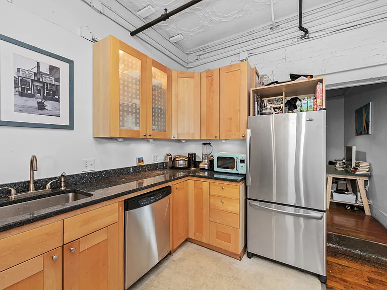 10 Williams St #44 — Photo 9