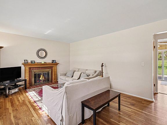 5th image of 1899 Berkshire Rd