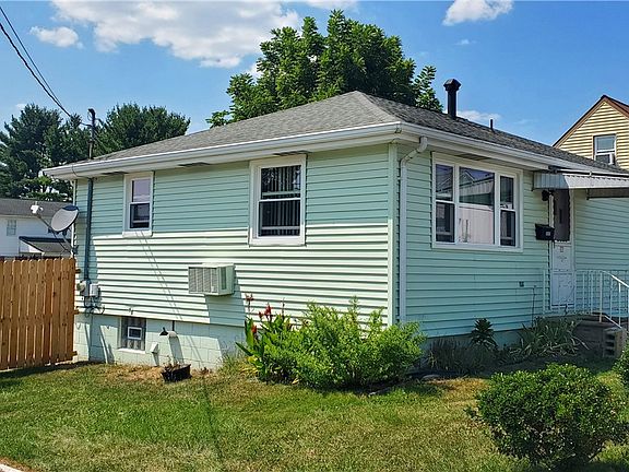 2nd image of 1117 Burns St