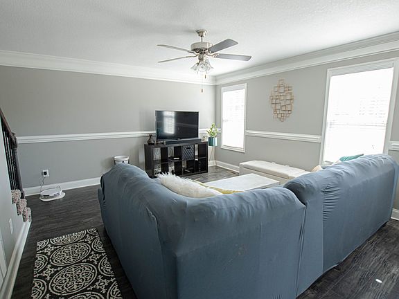 3rd image of 547 Medallion Cir
