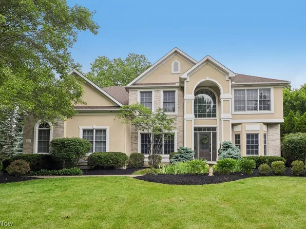 26814 Primrose Ln, Westlake, OH 44145