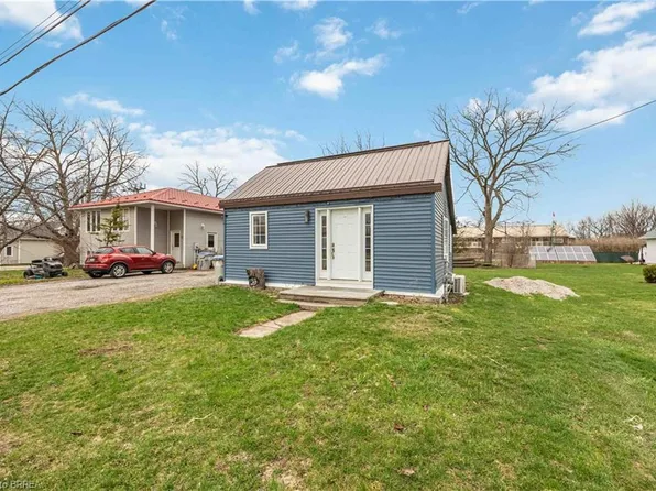 30 Queen St E #W, Lambton Shores, ON N0N 1J0