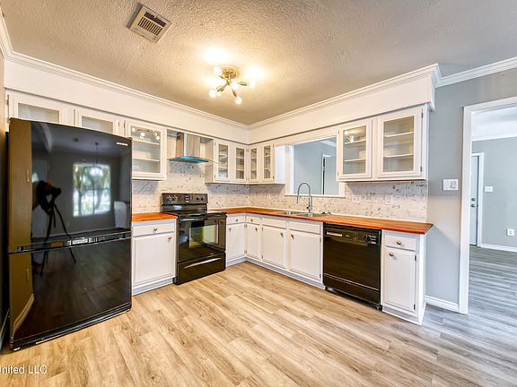 5th image of 1316 Parktown Dr