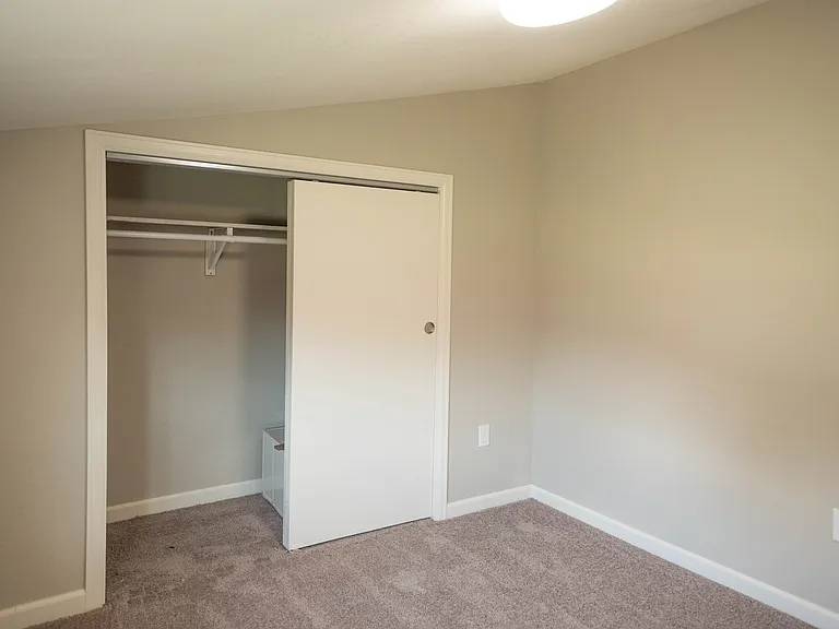 307 N 10th Ave — Photo 8
