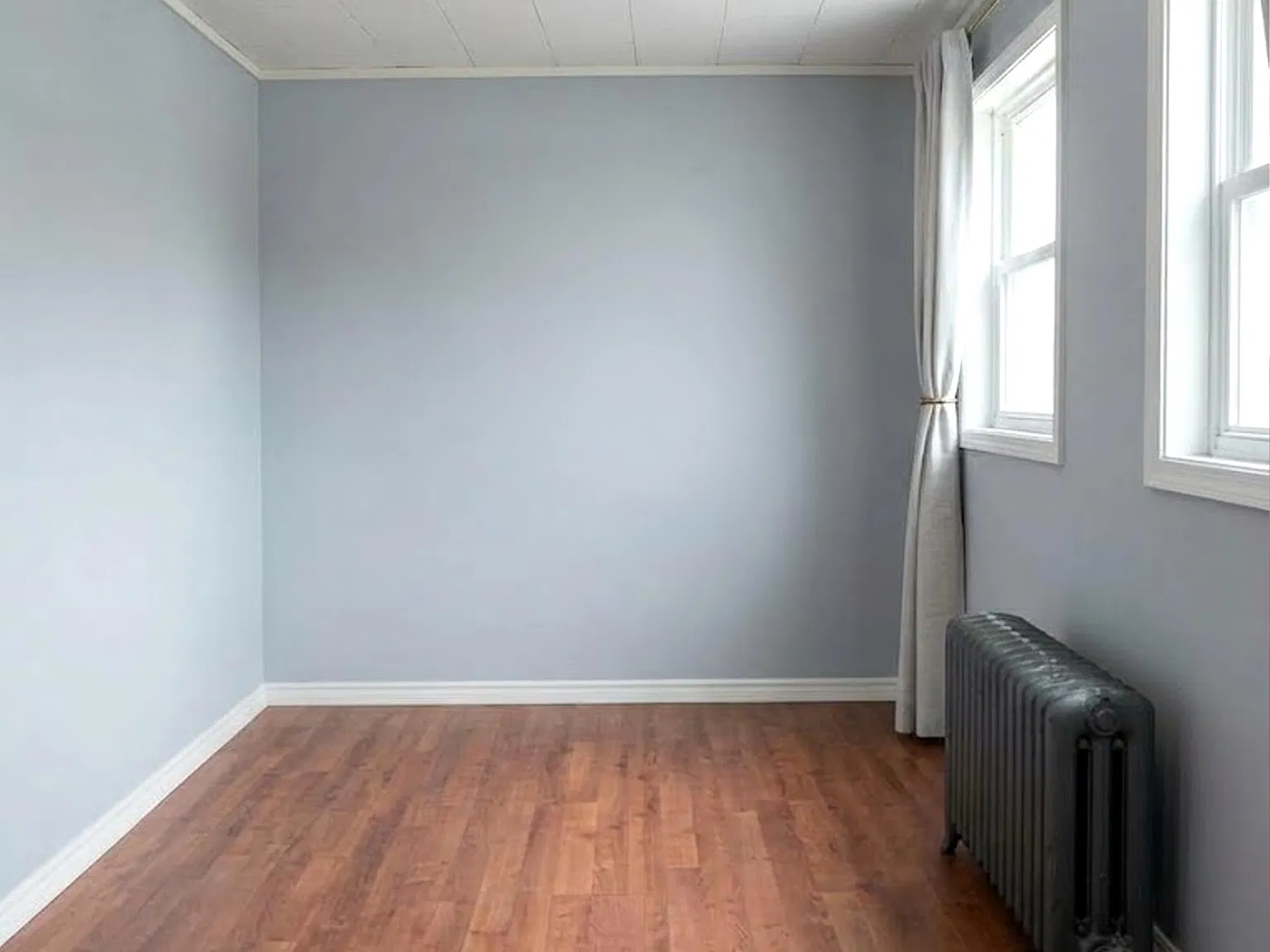 42 S Thomas Ave — Photo 3