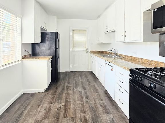 3rd image of 3114 Dickens St #1/2
