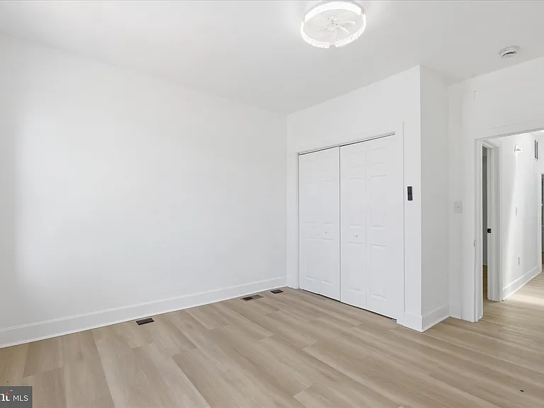2567 W Baltimore St — Photo 9
