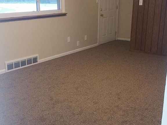 4th image of 16701 Shelby Dr