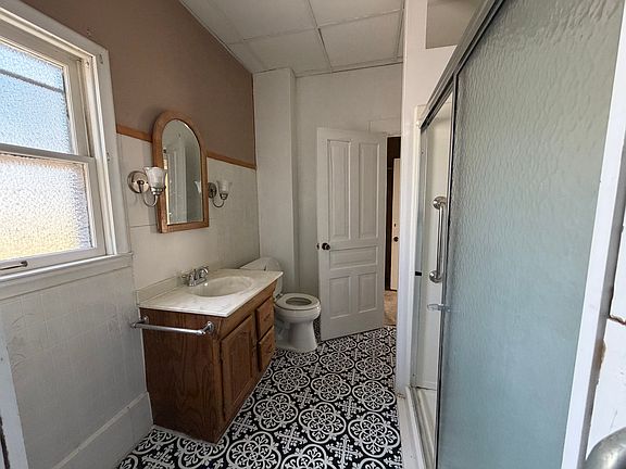 3rd image of 909 Mackinaw St #1