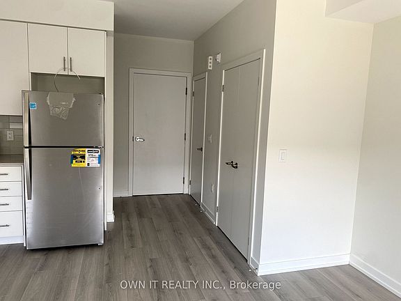 4th image of 3550 Colonial Dr #1408195