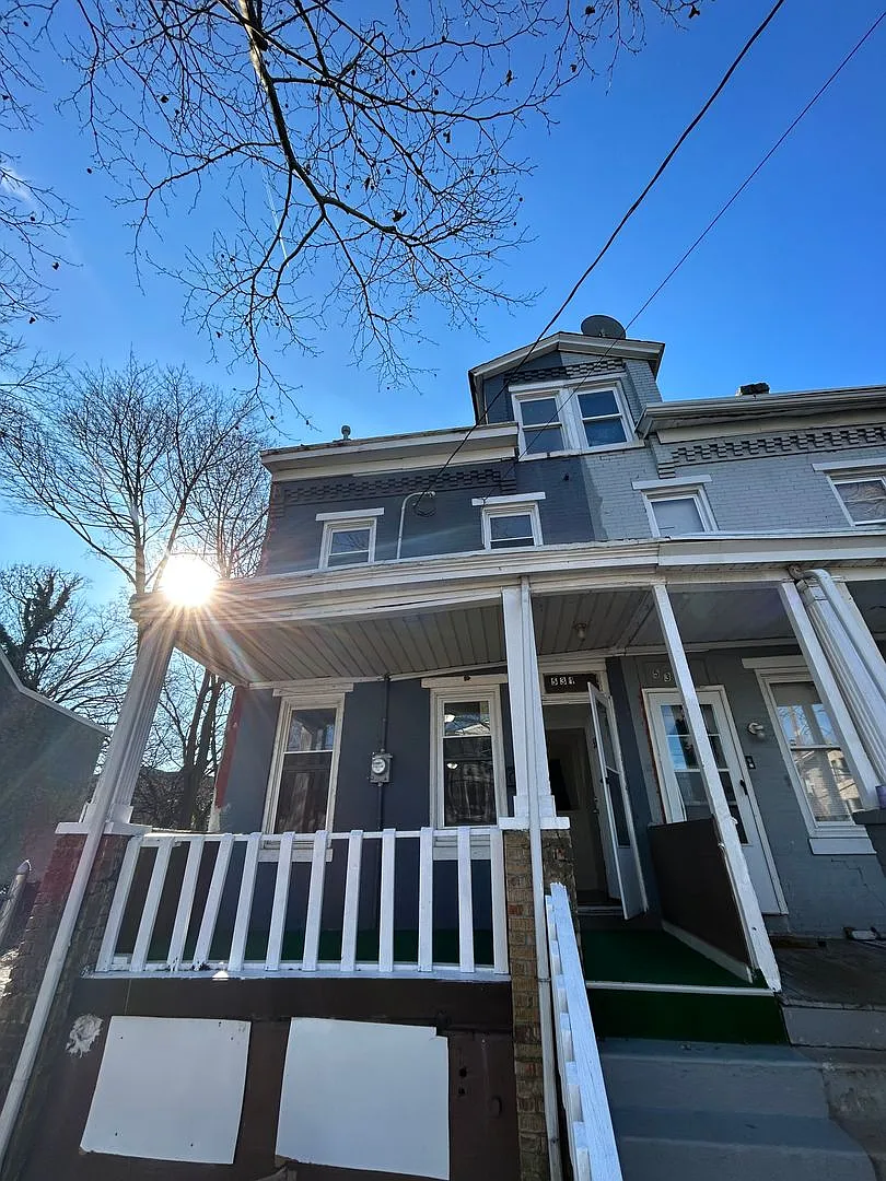 Large! Newly Remodeled 4 Bedroom Home 4 A Steal — Photo 1